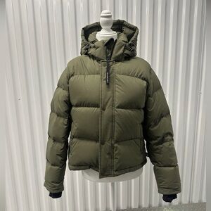 Aritzia - The Super Puff Shorty - S Olive Green